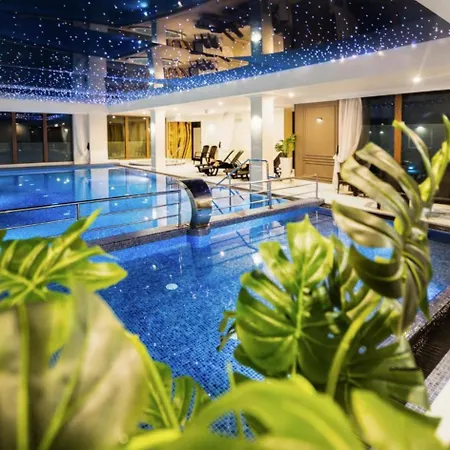 Olivina Park Spa - Domki Z Dostepem Do Krytego Basenu, Saun, Wyzywienia I Atrakcji Dla Dzieci Niechorze Exterior photo